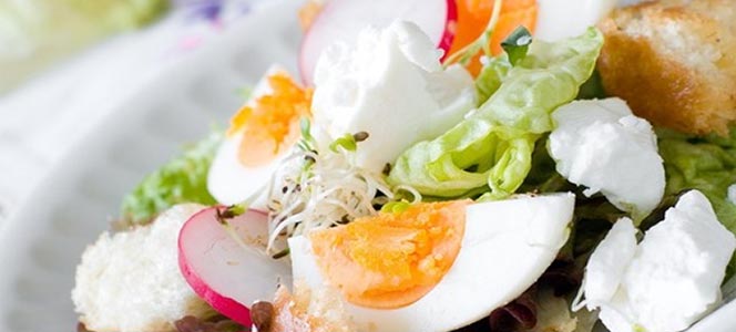 Смесь продуктов Правила питания: для наращивания мышц ешьте мясо, яйца и йогурт!