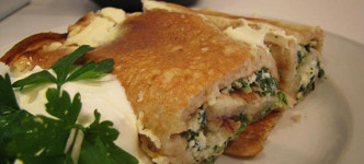 Запеченные блины с сыром и мангольдом